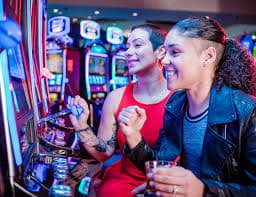 Meja roulette dengan siaran langsung berkualitas tinggi